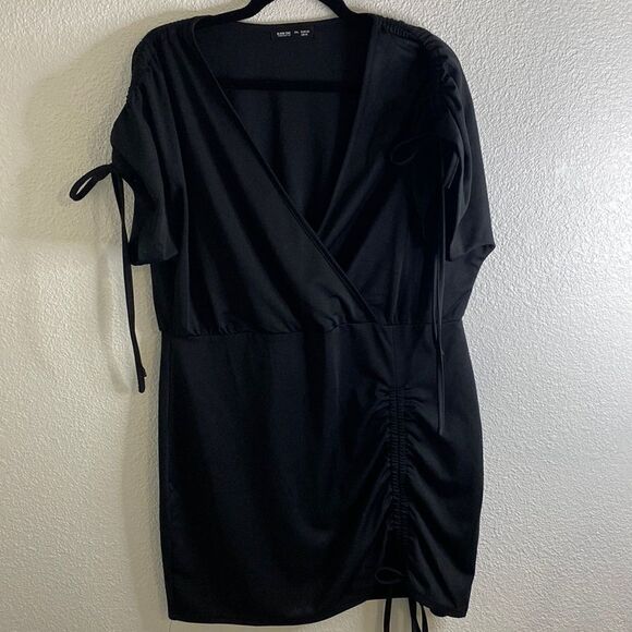 BloomChic Dresses & Skirts - Bloom Chic- Women’s black slinky sexy dress- Size 18